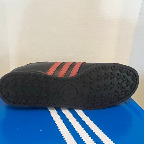 Adidas Men’s Samoa shoes black and red size 10 NIB - Picture 4 of 5